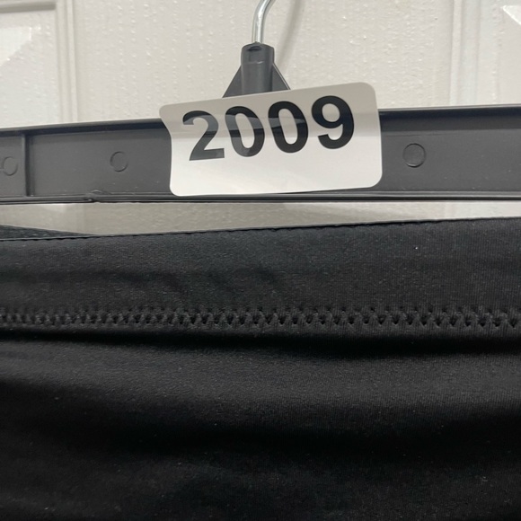 Elegant Black and Tan Lace Shapewear - Picture 6 of 10